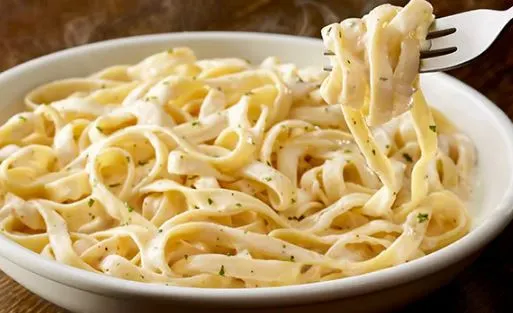 Fettuccine Alfredo